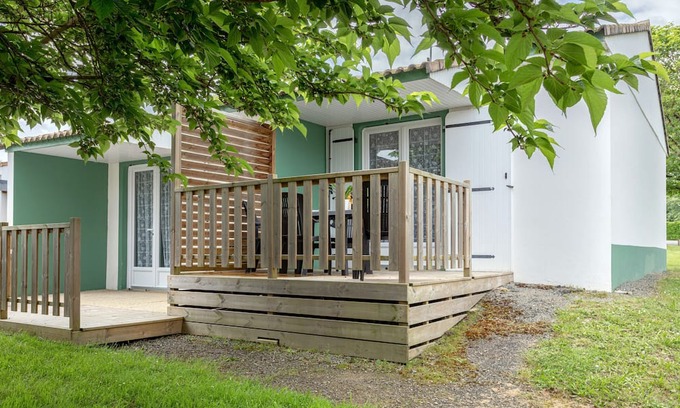Mache Resort | Comfortable Holiday Home with Pool and Garden Retreat
