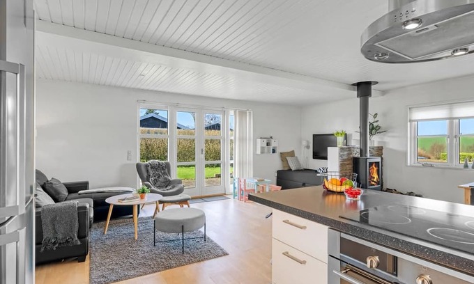 Floutrup House | Relax at Bendiks: Oceanfront Retreat Near the Inlet