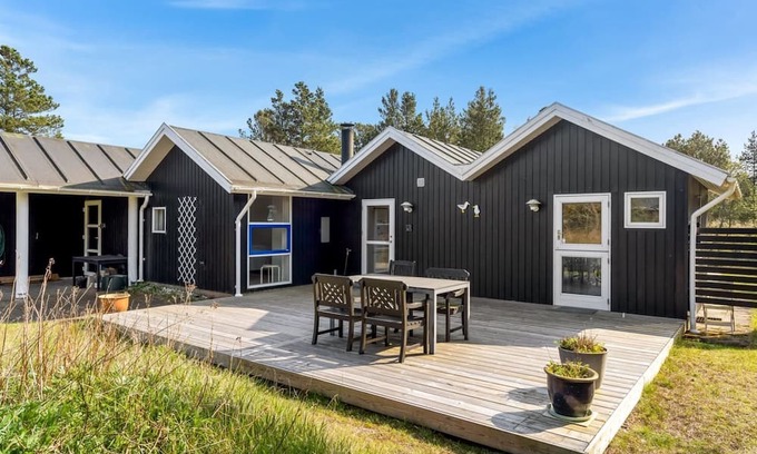Strandby House | Oceanfront Retreat "Femja" - Steps from the Sea