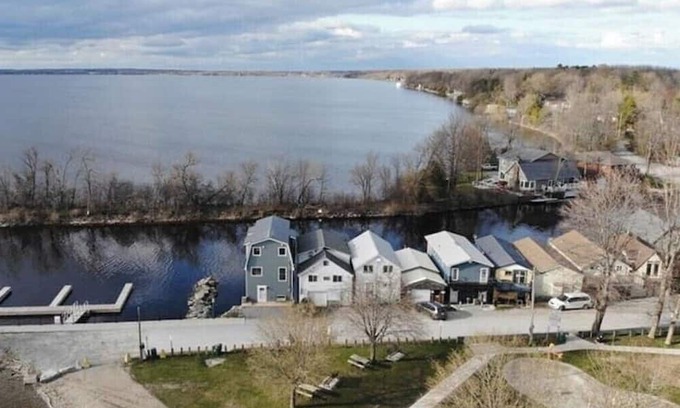 Beaverton House | Lakefront Boathouse: Family-Friendly Retreat Awaits You