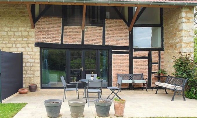 Les Deux-Fays House | Relaxing Maison de Campagne with Pool and Ocean Views