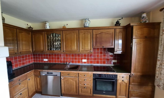 Rohrdorf Apartment | Meli's Gästezimmer: Cozy Stay with Spa and Feline Friends