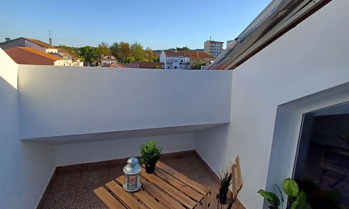 Grandola Apartment | Modern Apartment 'A L Encanto' with Private Terrace & Wi-Fi