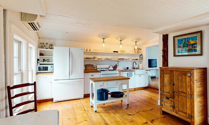 South Bristol House | Cozy Cabin with Family-Friendly Pool and Spa Amenities