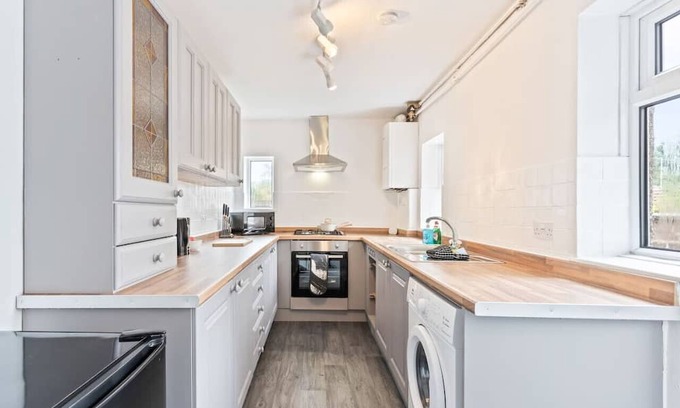 Loftus House | Welcoming House - Family-Friendly Stay with Free Parking & WiFi