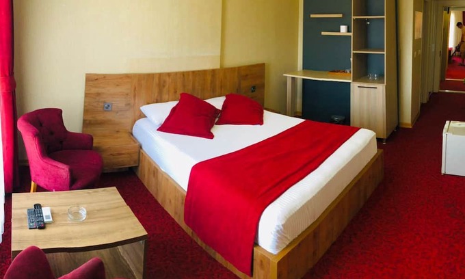 Buyukcekmece Apartment | Family-Friendly Stay at Kosk Konaklama with Kitchen Access