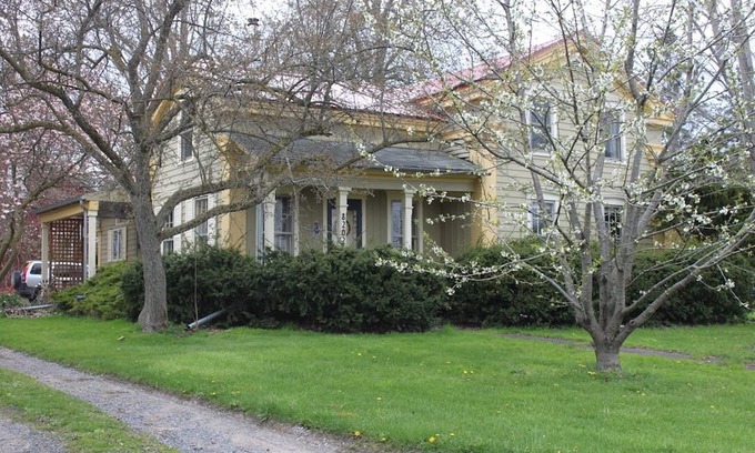 Interlaken Bed & Breakfast | Organic & Fragrance-free Fully Private Bed and Breakfast Suite