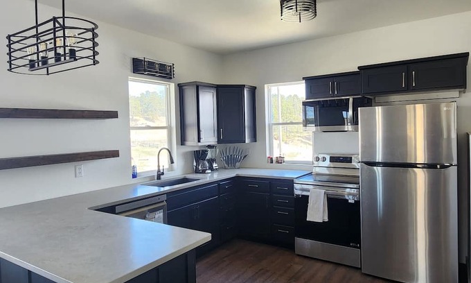 Marsland Cabin | Tranquil Ranch Retreat with Spa & Pet-Friendly Amenities