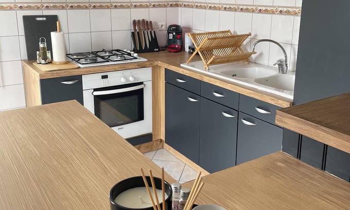 Giou-de-Mamou Apartment | Comfortable Stay at Le New Yol with Family-Friendly Amenities