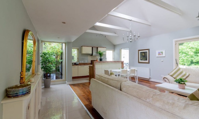 Malahide House | Elegant Opulence Seaside Cottage in Malahide for Families