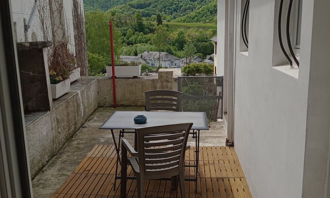 Saint-Pe-de-Bigorre House | Picturesque Village Home with Mountain Views and Kitchen
