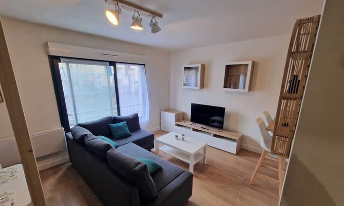 Centre Ville Apartment | Modern Apartment with Free Private Parking & Pet-Friendly Stay