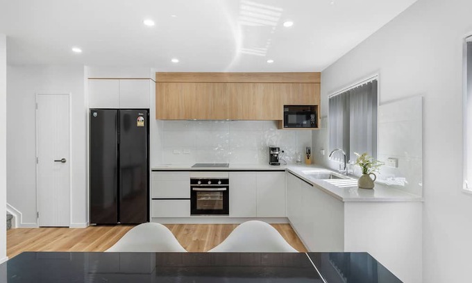 Manurewa House | Ideal Getaway with Breakfast and Family-Friendly Amenities