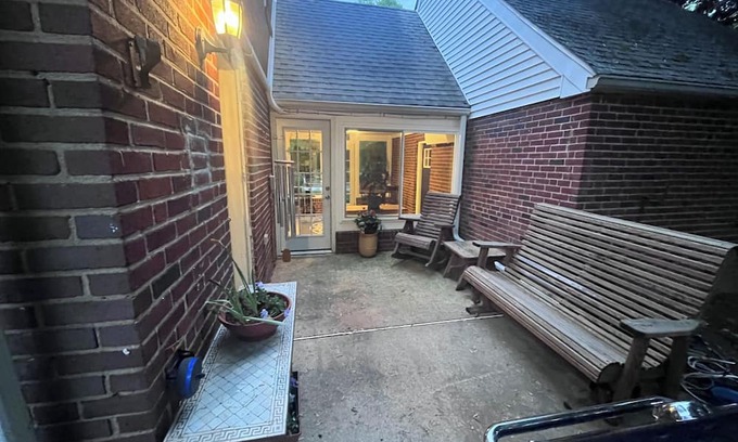 Moylan House | Cozy 3B/2B House near Swarthmore College for Family Getaways