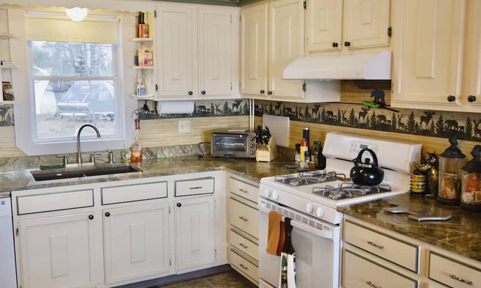 North Penobscot House | Serene Retreat at Smith Pond: Pet and Child Friendly Escape