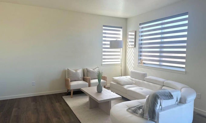 Commerce City House | Convenient Stay Near DIA Airport with Kitchen Access