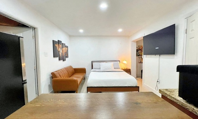Miami Gardens Apartment | Pet-Friendly Retreat: Ideal for Families and Nature Lovers