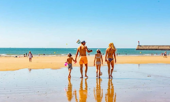 Olonne-sur-Mer House | Vrbo Property: Family-Friendly Retreat with Hot Tub Access