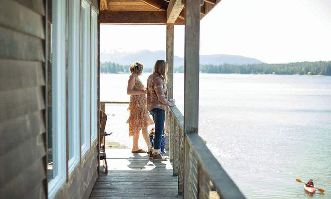 Petersburg House | Tranquil Retreat Near Downtown Petersburg with Spa & Hot Tub