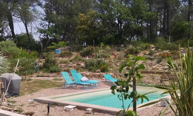 Rocbaron Apartment | Charming Studio with Pool and Kitchen in Provence Verte