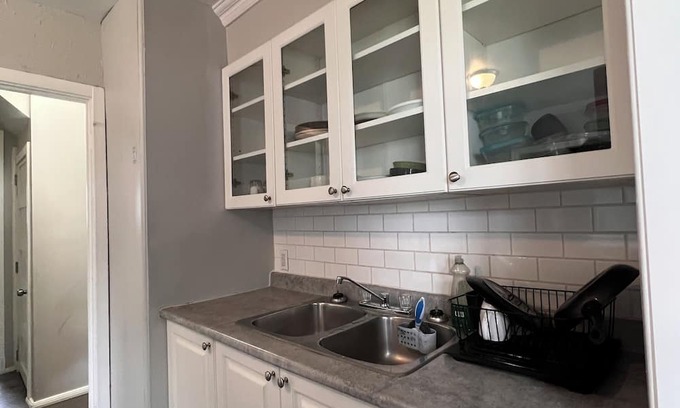 Fredericton House | Spotless Room for Rent: Guest Rated 10/10, Fully Furnished