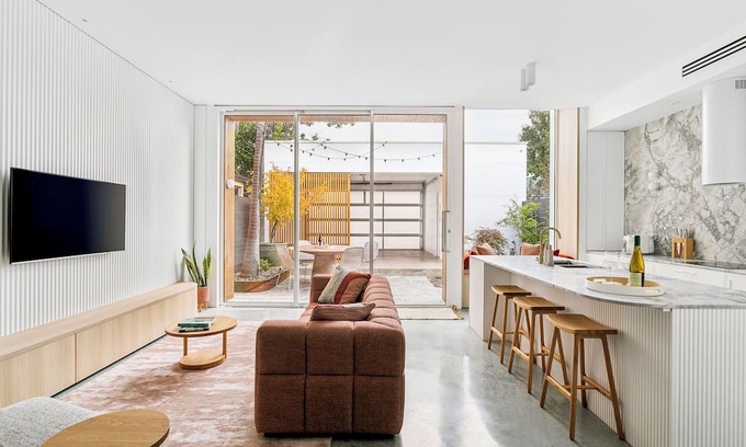 Parkside Cottage | Urban Oasis: Cozy 2-Bedroom Cottage Near the CBD