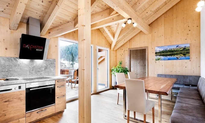 Russbach am Pass Gschuett Apartment | Family Suite Retreat at Dachsteinresort - Pet Friendly & Spa