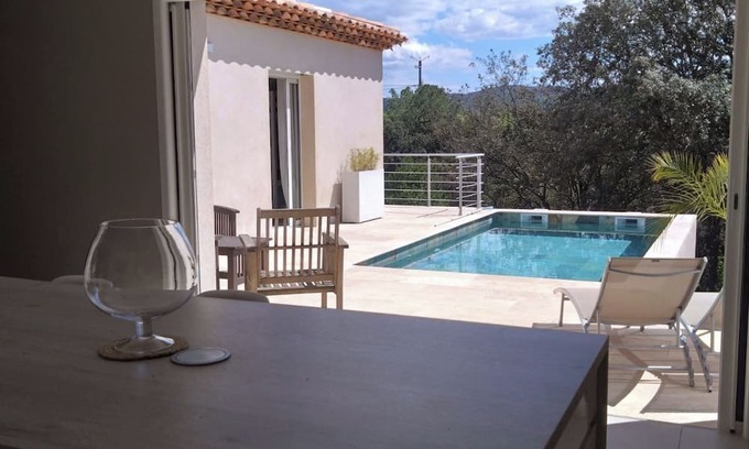 Sainte-Anastasie-sur-Issole Villa | Relax at Villa de Vacances with Private Pool in Var