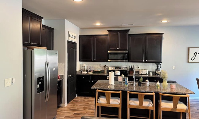 Athens House | Inviting Hotel Near UGA with Family-Friendly Amenities