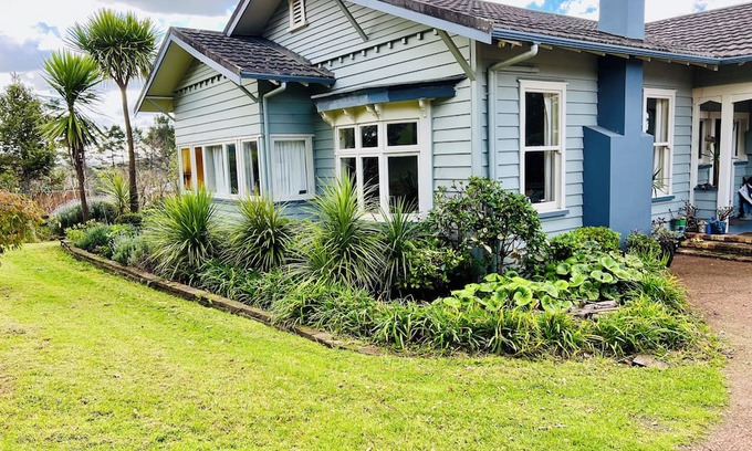 Waitakere Other | Idyllic Retreat: Family-Friendly Getaway Near the City