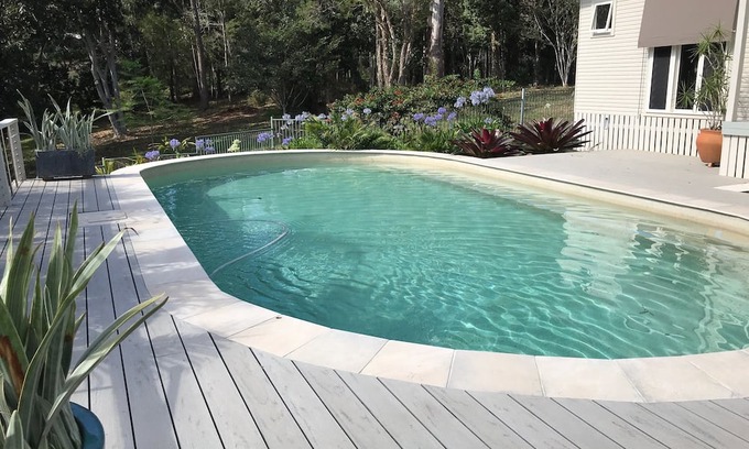 Smiths Creek Bed & Breakfast | Escape to a Private Retreat with Pool and Spa Amenities