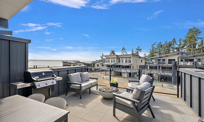 Black Creek House | Oceanfront Getaway at The Beach House in Saratoga