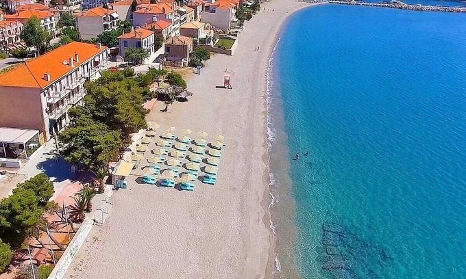 Paralio Astros House | Beachfront Astros Villa - Family-Friendly Coastal Retreat