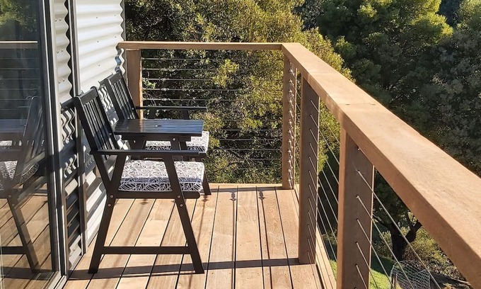 Apollo Bay Apartment | Relax and Rejuvenate at Killala Loft with Kitchen Amenities