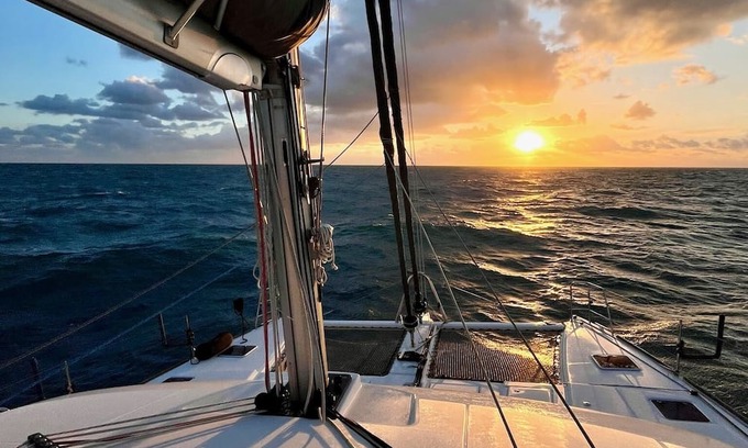 Staniel Cay Boat Rental | Indulge in All-Inclusive Yacht Bliss in the Bahamas