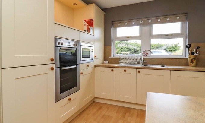 Colne Cottage | Family-Friendly 5 Emmott Court with Garden in Laneshawbridge