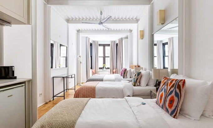 Asmali Mescit House | Vibrant Townhouse Perfect for Nightlife Enthusiasts