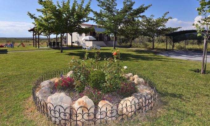 Nea Propontida House | Family-Friendly Mamas Twin Houses with Kitchen & Breakfast