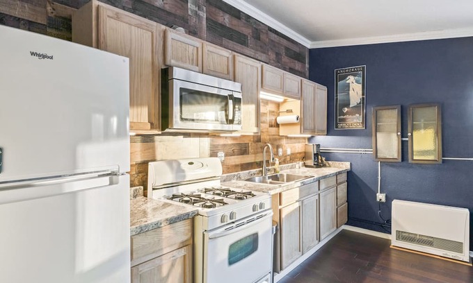 Palmer Apartment | Serene Mountain Views with Breakfast & Family-Friendly Vibes