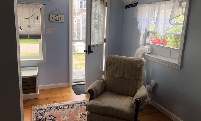 Ocean Bluff-Brant Rock Cottage | Cozy Cottage Steps from Sunrise Beach with Great Amenities