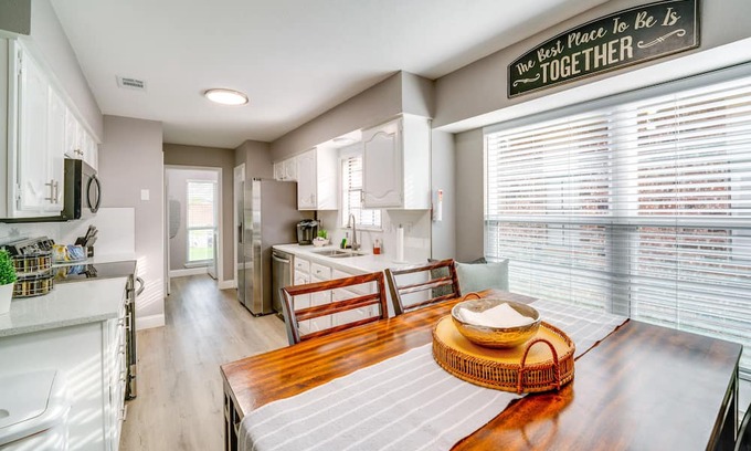 Northeast Carrollton House | Inviting Carrollton Cottage with Fire Pit & Gas Grill