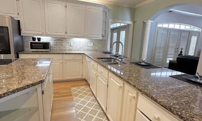 Gunter Afs House | Welcoming Family & Pet Friendly Retreat with Great Amenities
