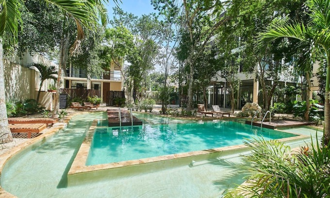 Tulum City Center Resort | Shoreline Retreat: 2 Bedrooms, Pool & Breakfast for Families