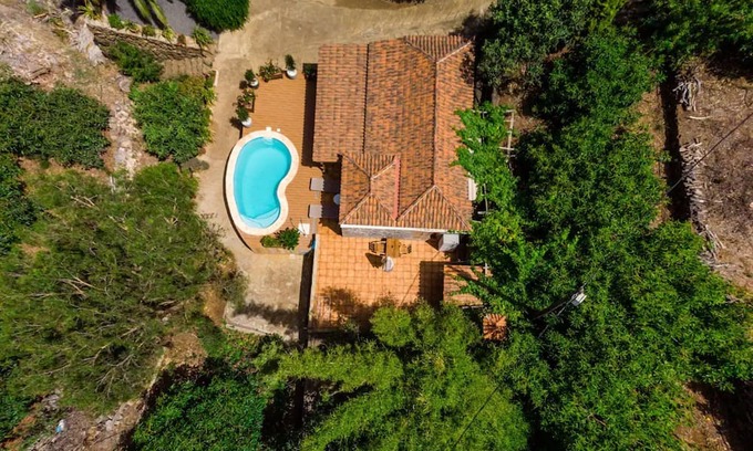 Tijarafe Villa | Seaside Holiday Home 'El Manso' with Wi-Fi & Air Conditioning
