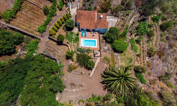 Tijarafe House | Sea View Holiday Home 'El Lomito' with Wi-Fi & AC