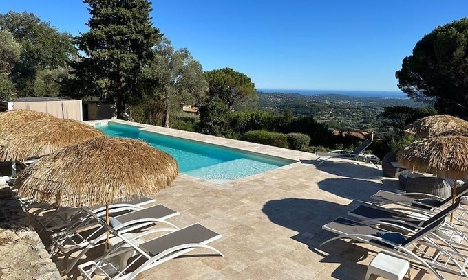 Magagnosc Condo | Grand Gîte for 7 with Shared Pool Access - Family Friendly