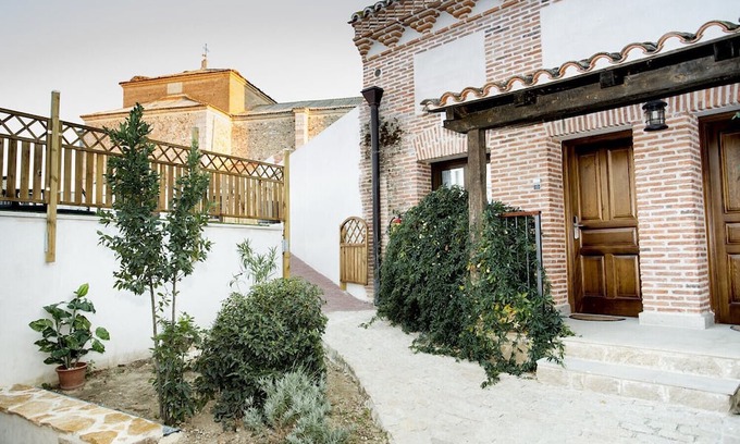 Velayos Apartment | Comfortable Room for Up to 4 with Pool & Spa Access