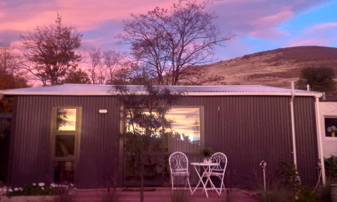 Bannockburn Apartment | Charming Rural Retreat with Breakfast in Bannockburn
