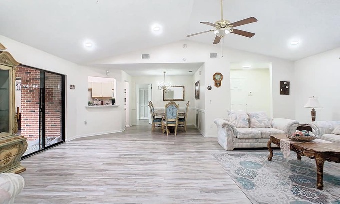 Port Malabar House | Pet-Friendly 4 BR Brick Villa for Family Getaways