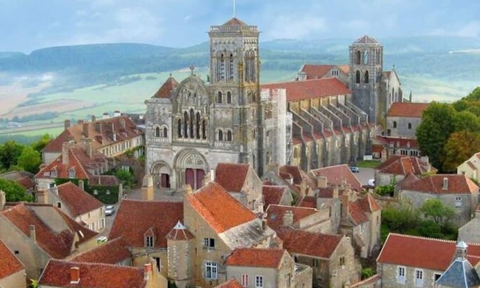 Auxerre House | Cozy Stay at Michelet - Perfect for Families in Auxerre